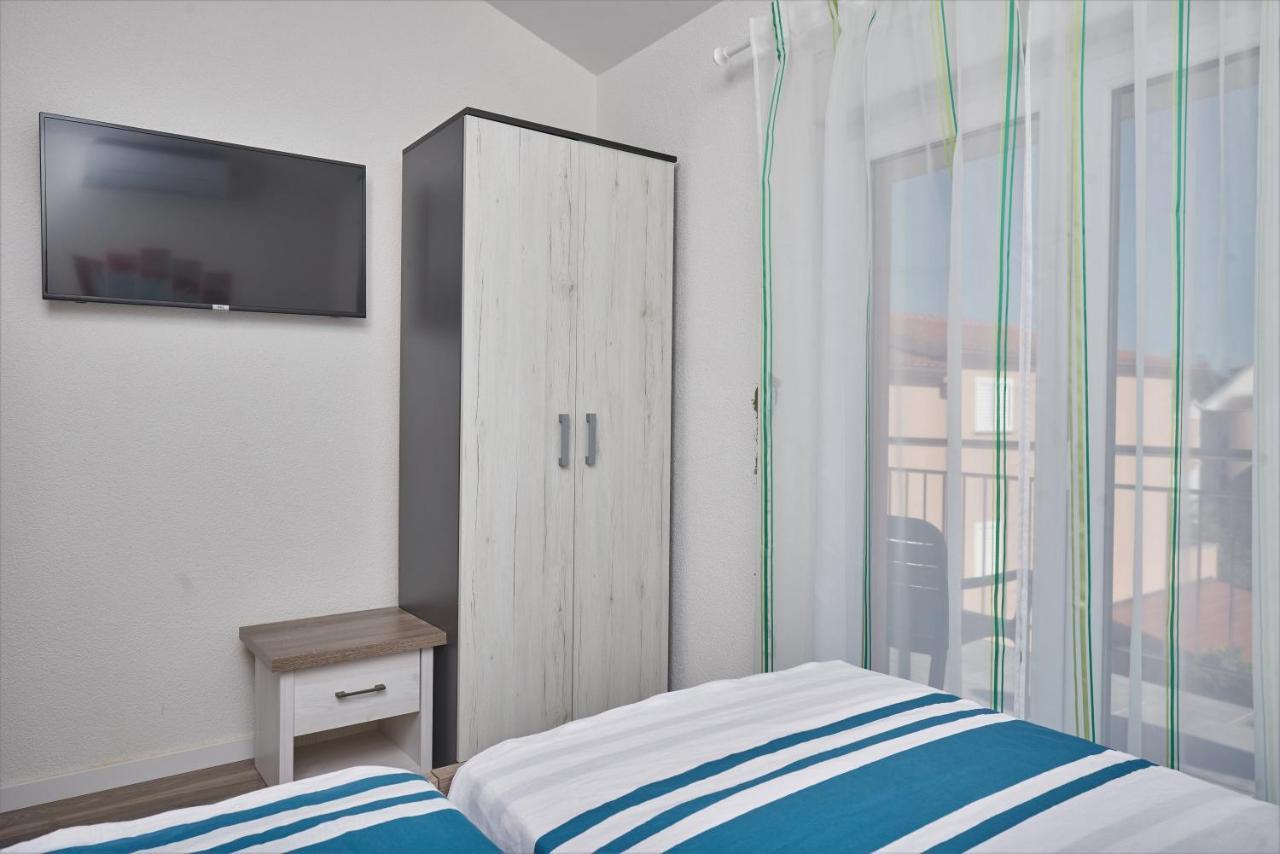 Apartments & Rooms Seaside Kastela Ngoại thất bức ảnh