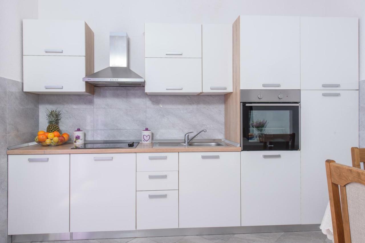 Apartments & Rooms Seaside Kastela Ngoại thất bức ảnh