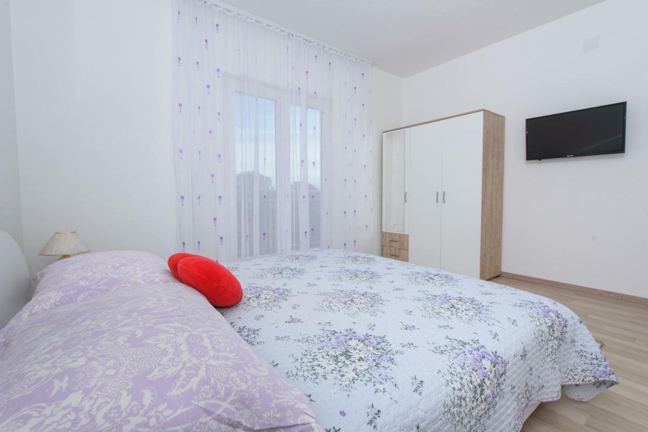 Apartments & Rooms Seaside Kastela Ngoại thất bức ảnh