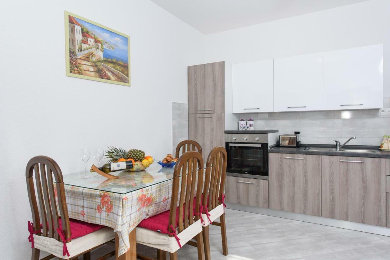 Apartments & Rooms Seaside Kastela Ngoại thất bức ảnh