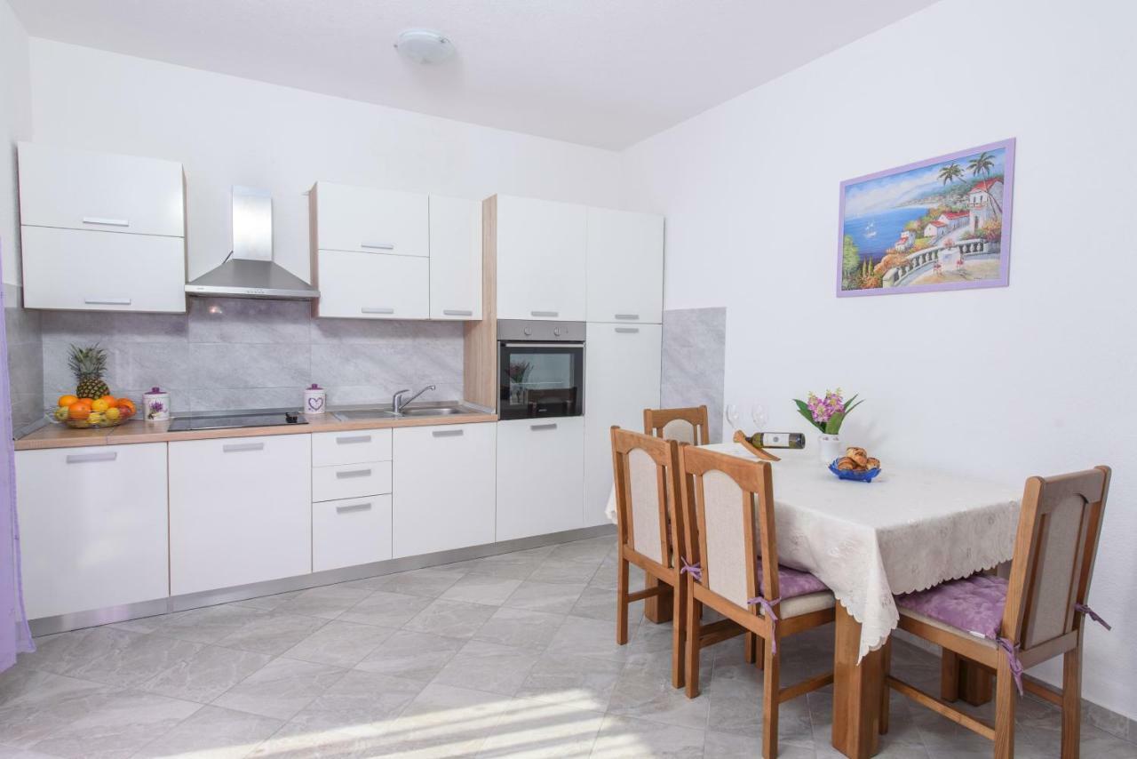 Apartments & Rooms Seaside Kastela Ngoại thất bức ảnh