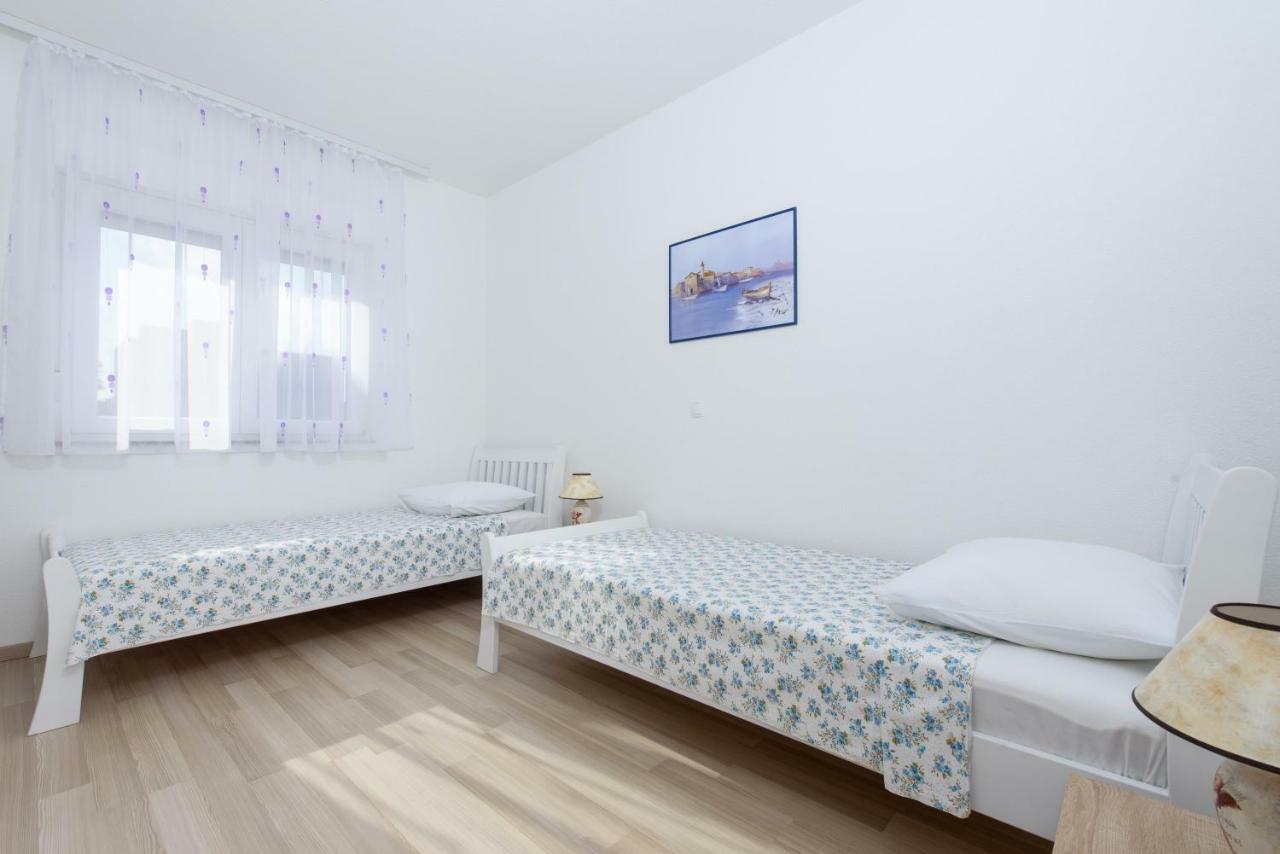 Apartments & Rooms Seaside Kastela Ngoại thất bức ảnh