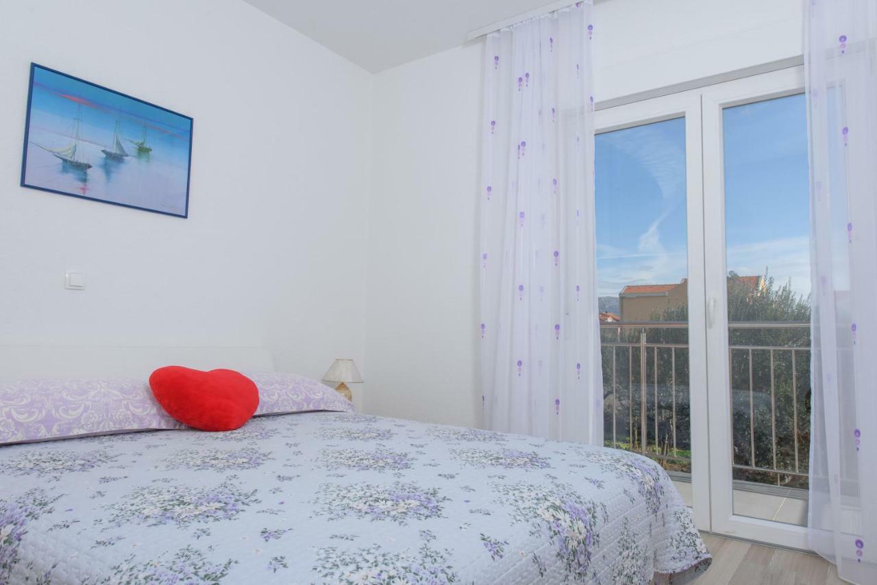 Apartments & Rooms Seaside Kastela Ngoại thất bức ảnh