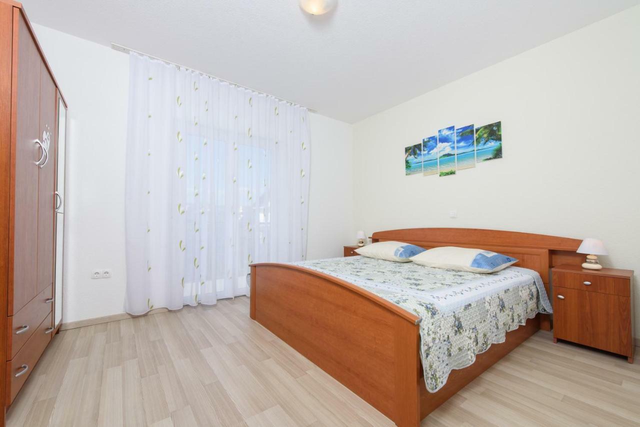 Apartments & Rooms Seaside Kastela Ngoại thất bức ảnh